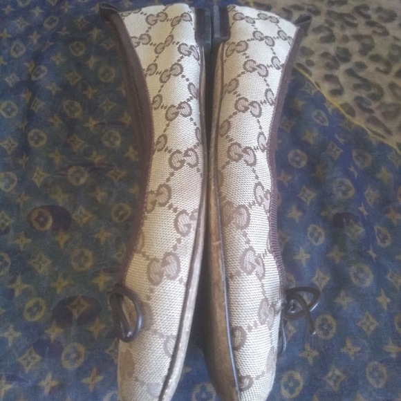 Authentic Gucci Flats - Picture 10 of 12